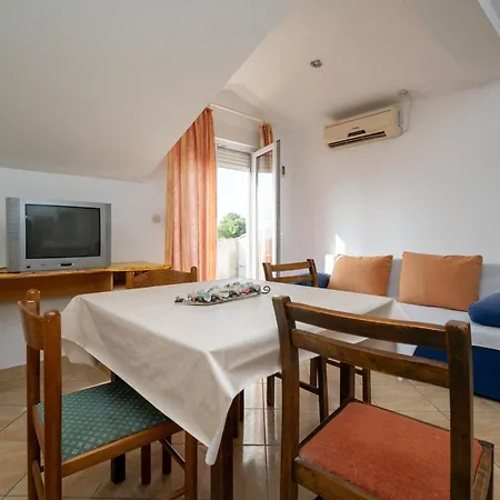 And With Parking Space - 21805 Πανσιόν