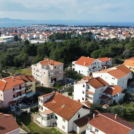 And With Parking Space - 21805 Πανσιόν 3*