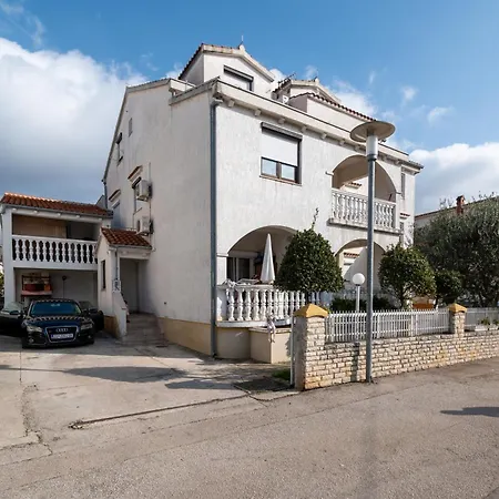 And With Parking Space - 21805 Zadar