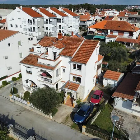 And With Parking Space - 21805 Penzion