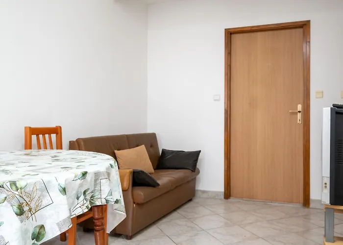 And With Parking Space - 21805 Zadar