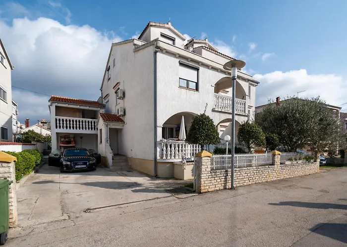 And With Parking Space - 21805 Zadar